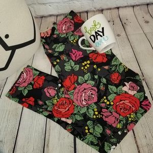 Lularoe Black and Romantic Roses Leggings TC2